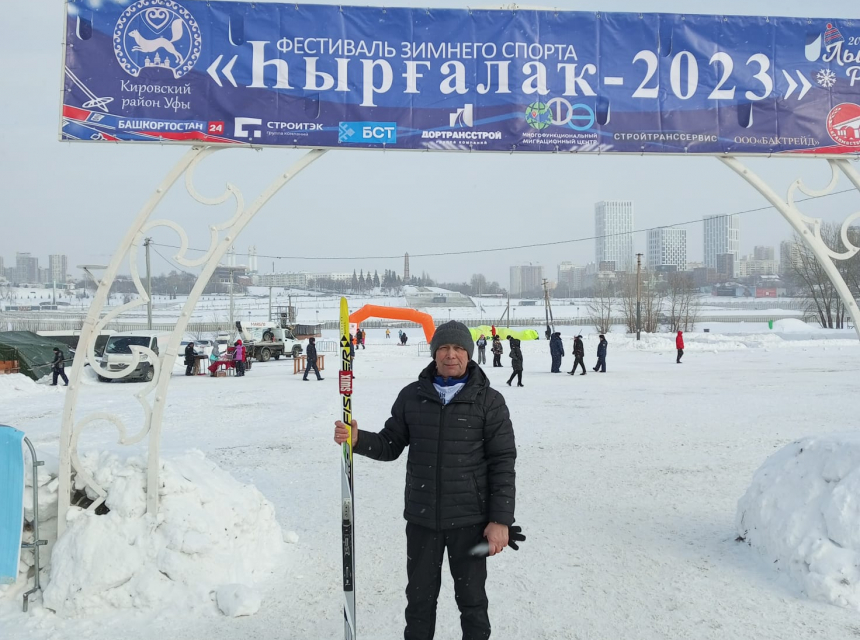 Преподаватель Академии стал бронзовым призёром в Лыжне России -2023